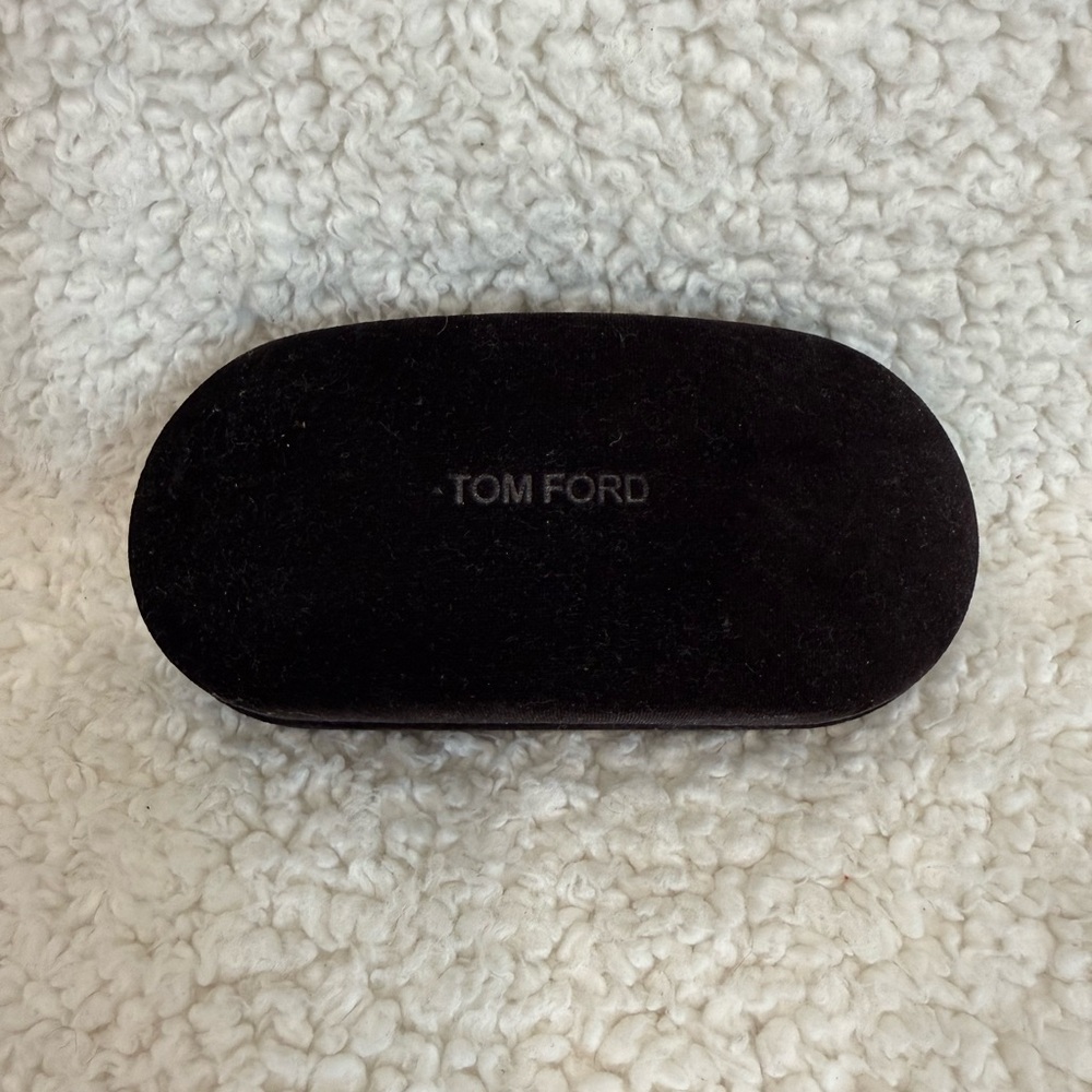 Tom Ford Elegant Gold Sunglasses - Picture 5 of 8